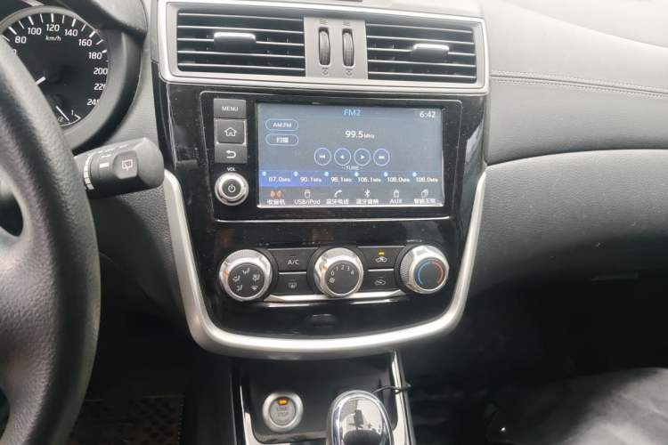 Used Nissan Tiida 2016 1.6L CVT Smart Drive Edition Audio And AC Panel