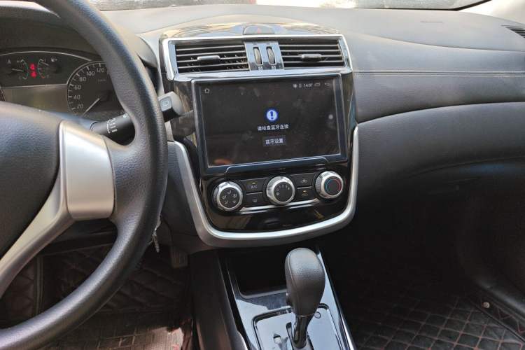 Used Nissan Tiida 2016 1.6L CVT Cool Dynamic Edition Audio And AC Panel