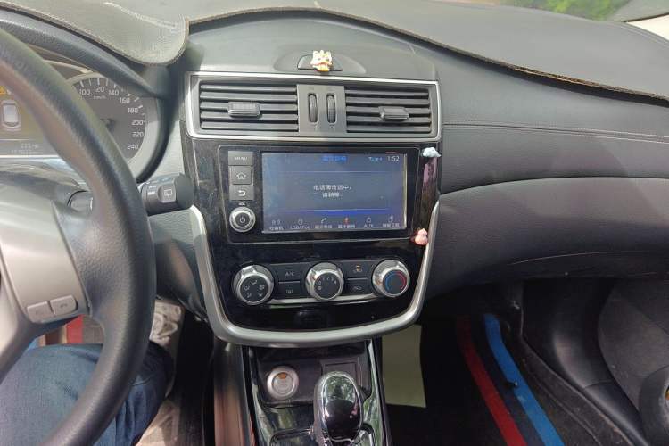 Used Nissan Tiida 2016 1.6L CVT Smart Drive Edition Audio And AC Panel
