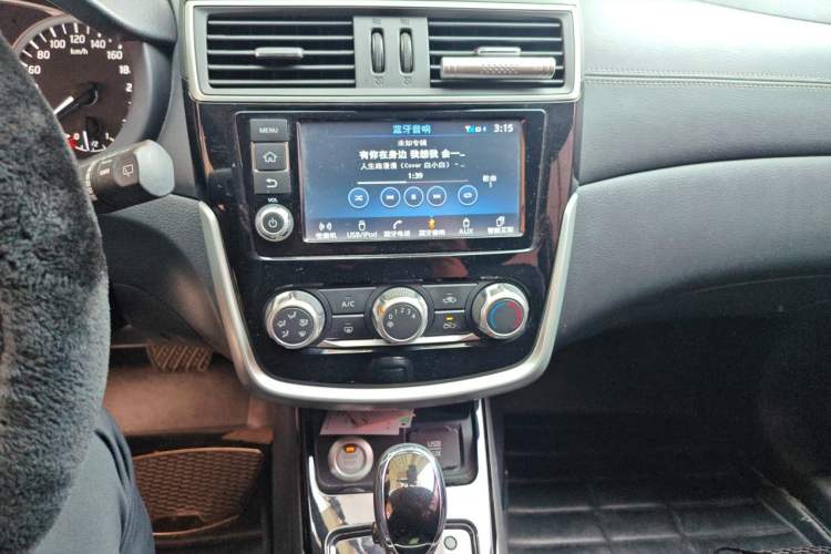 Used Nissan Tiida 2016 1.6L CVT Smart Drive Edition Audio And AC Panel