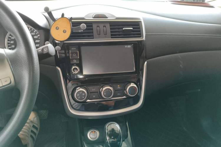 Used Nissan Tiida 2016 1.6L CVT Smart Drive Edition Audio And AC Panel