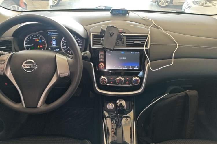 Used Nissan Tiida 2016 1.6L CVT Smart Drive Edition Audio And AC Panel