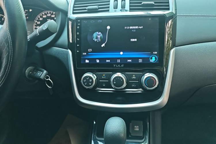 Used Nissan Tiida 2016 1.6L CVT Cool Dynamic Edition Audio And AC Panel