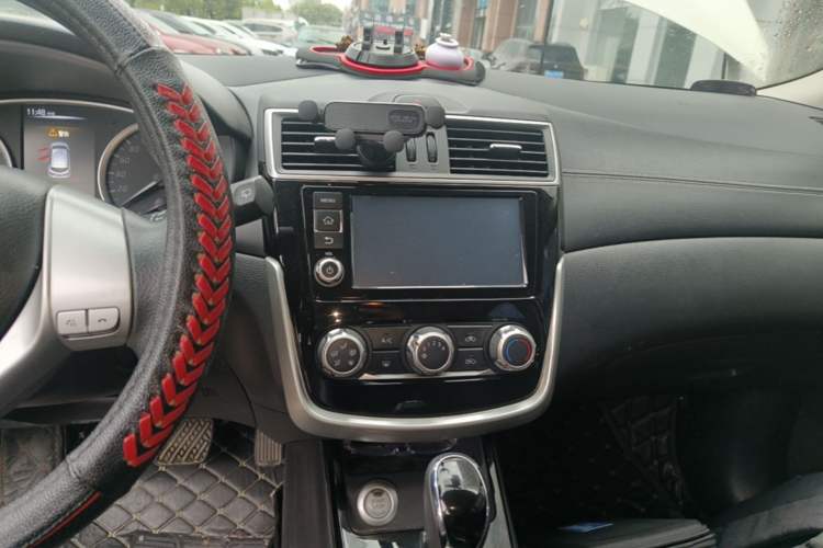 Used Nissan Tiida 2016 1.6L CVT Smart Drive Edition Audio And AC Panel