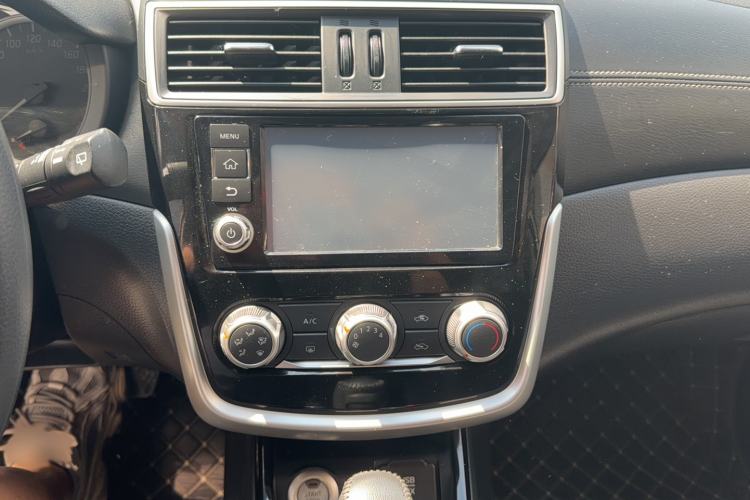 Used Nissan Tiida 2016 1.6L CVT Smart Drive Edition Audio And AC Panel