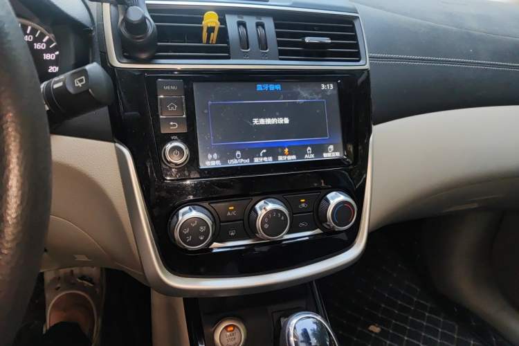 Used Nissan Tiida 2016 1.6L CVT Smart Drive Edition Audio And AC Panel