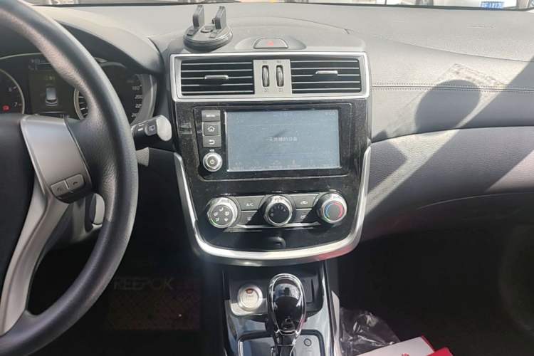 Used Nissan Tiida 2016 1.6L CVT Smart Drive Edition Audio And AC Panel