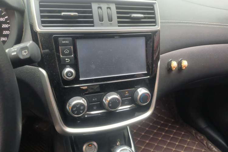 Used Nissan Tiida 2016 1.6L CVT Smart Drive Edition Audio And AC Panel