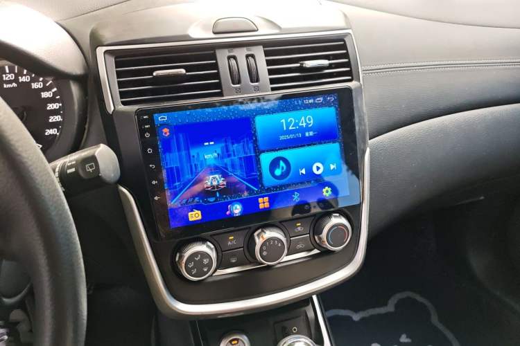 Used Nissan Tiida 2016 1.6L CVT Smart Drive Edition Audio And AC Panel