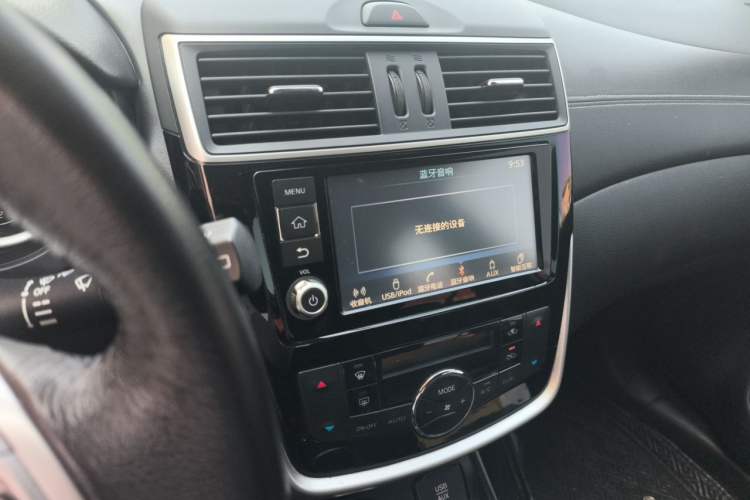 Used Nissan Tiida 2016 1.6L CVT ZhiZun Edition Audio And AC Panel