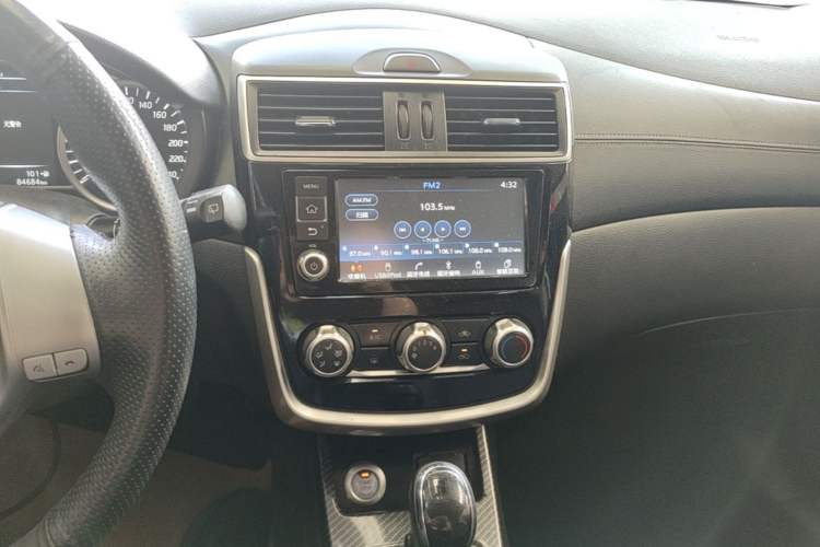 Used Nissan Tiida 2016 1.6L CVT Smart Drive Edition Audio And AC Panel