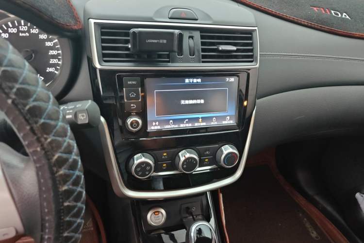 Used Nissan Tiida 2016 1.6L CVT Smart Drive Edition Audio And AC Panel
