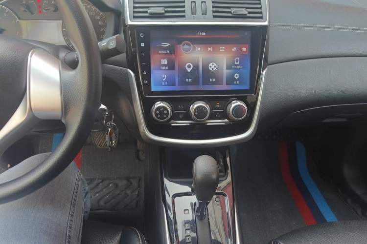 Used Nissan Tiida 2016 1.6L CVT Cool Dynamic Edition Audio And AC Panel