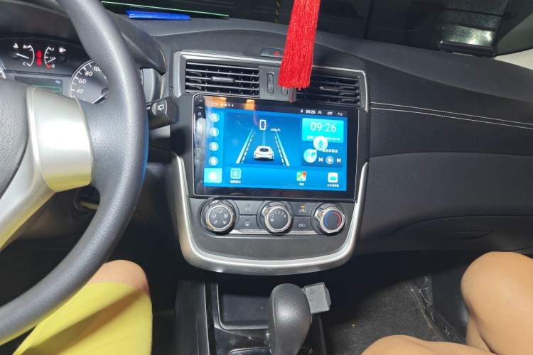 Used Nissan Tiida 2016 1.6L CVT Cool Dynamic Edition Audio And AC Panel