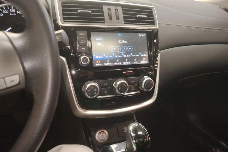 Used Nissan Tiida 2016 1.6L CVT Smart Drive Edition Audio And AC Panel
