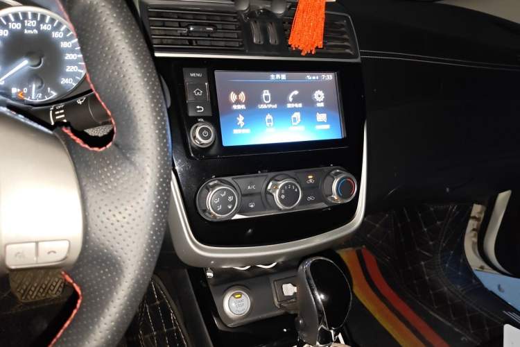 Used Nissan Tiida 2016 1.6L CVT Smart Drive Edition Audio And AC Panel