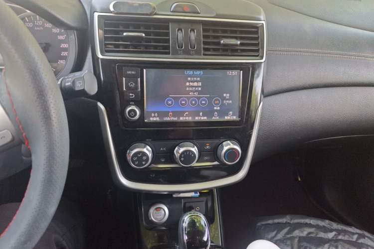 Used Nissan Tiida 2016 1.6L CVT Smart Drive Edition Audio And AC Panel