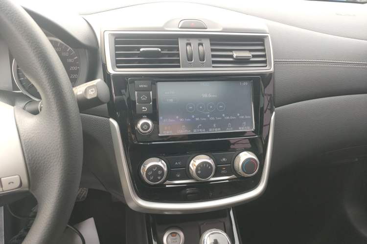 Used Nissan Tiida 2016 1.6L CVT Smart Drive Edition Audio And AC Panel