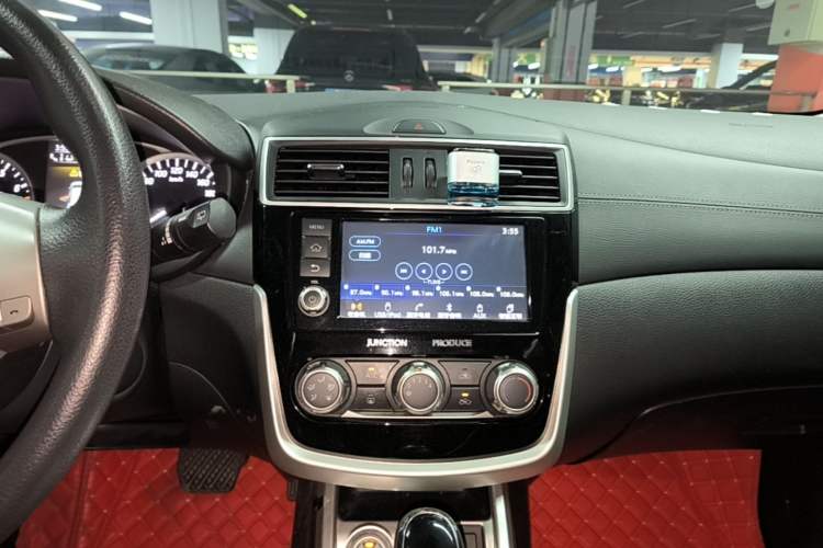 Used Nissan Tiida 2016 1.6L CVT Smart Drive Edition Audio And AC Panel