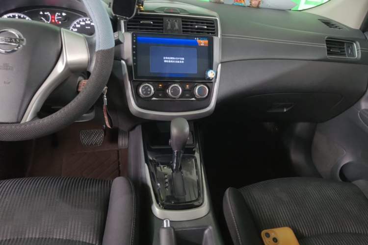 Used Nissan Tiida 2016 1.6L CVT Cool Dynamic Edition Audio And AC Panel