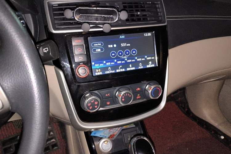 Used Nissan Tiida 2016 1.6L CVT Smart Drive Edition Audio And AC Panel