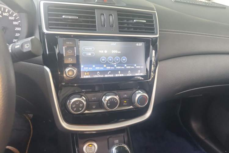 Used Nissan Tiida 2016 1.6L CVT Smart Drive Edition Audio And AC Panel