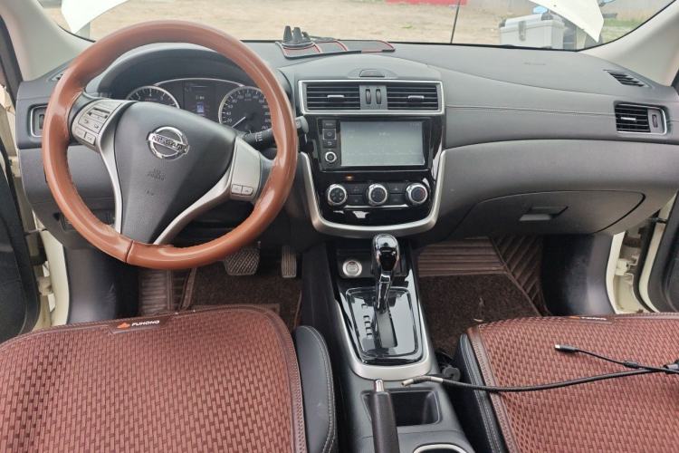 Used Nissan Tiida 2016 1.6L CVT Smart Drive Edition Center Console