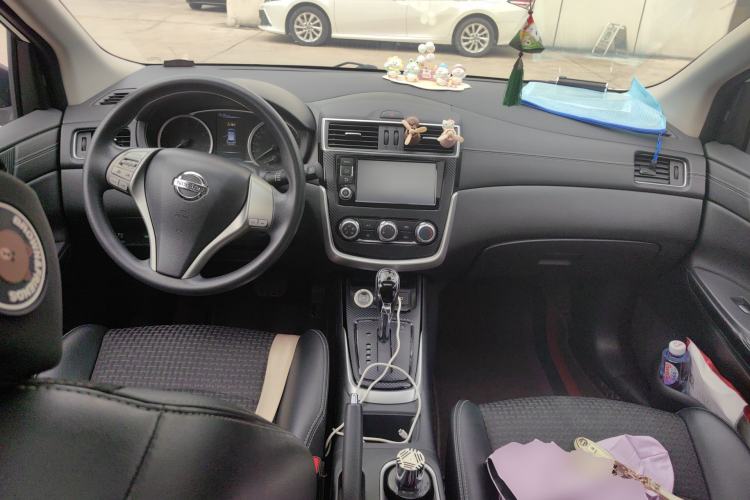Used Nissan Tiida 2016 1.6L CVT Smart Drive Edition Center Console