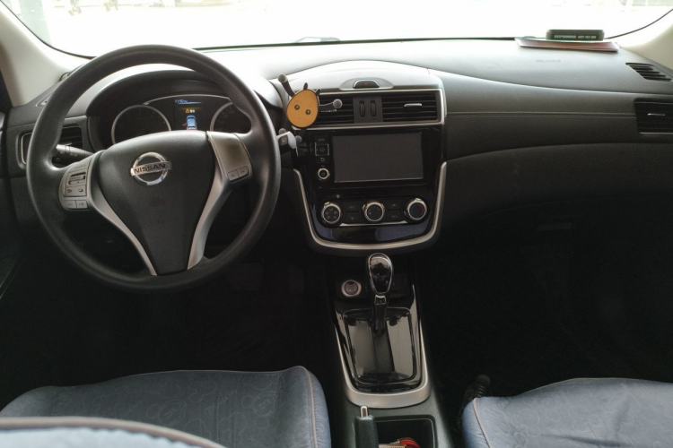 Used Nissan Tiida 2016 1.6L CVT Smart Drive Edition Center Console