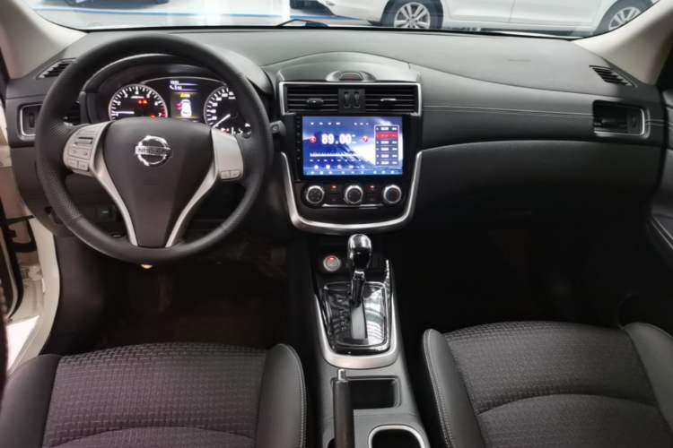 Used Nissan Tiida 2016 1.6L CVT Smart Drive Edition Center Console