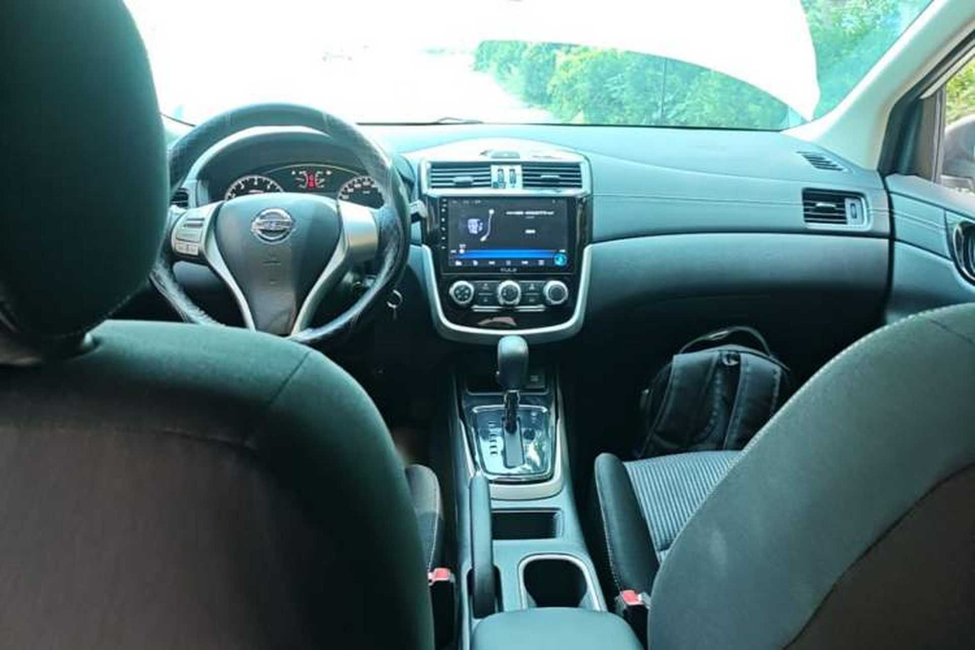 Used Nissan Tiida 2016 1.6L CVT Cool Dynamic Edition Center Console