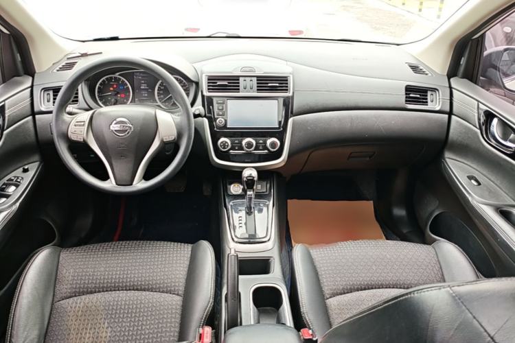 Used Nissan Tiida 2016 1.6L CVT Smart Drive Edition Center Console