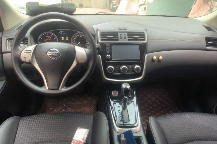 Used Nissan Tiida 2016 1.6L CVT Smart Drive Edition Center Console