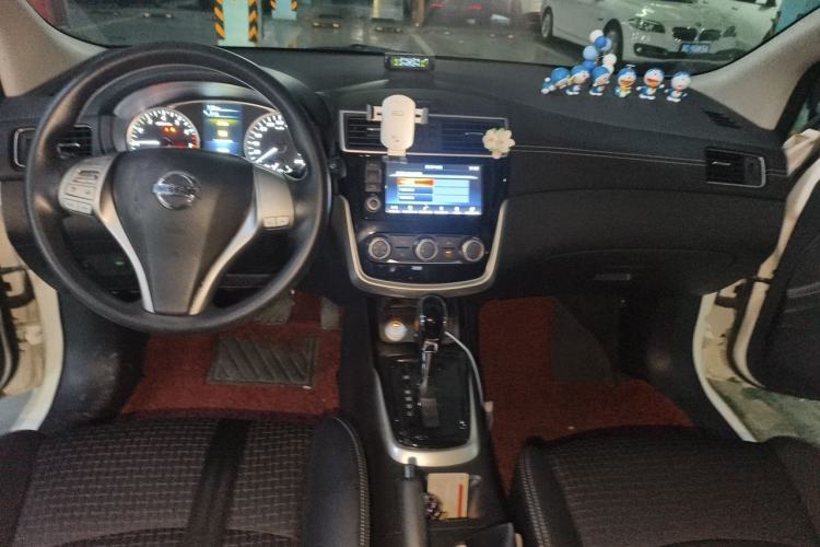 Used Nissan Tiida 2016 1.6L CVT Smart Drive Edition Center Console