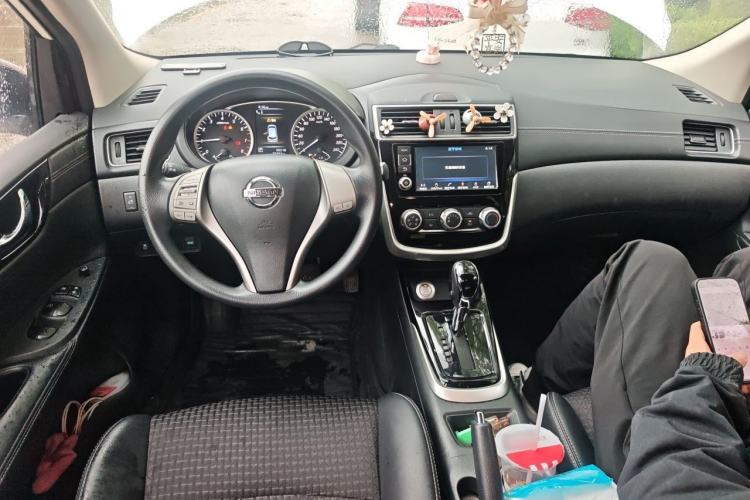 Used Nissan Tiida 2016 1.6L CVT Smart Drive Edition Center Console