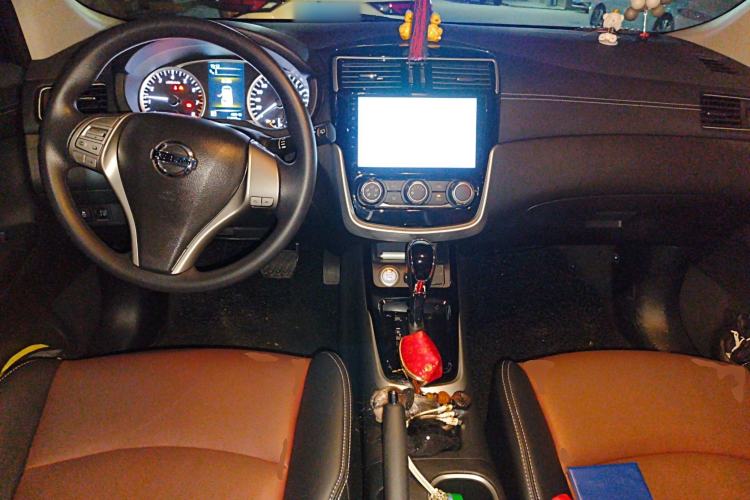 Used Nissan Tiida 2016 1.6L CVT Smart Drive Edition Center Console
