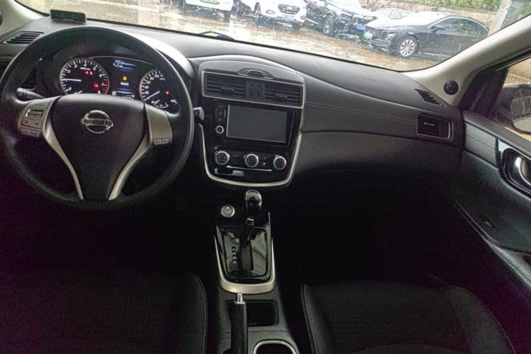Used Nissan Tiida 2016 1.6L CVT Smart Drive Edition Center Console