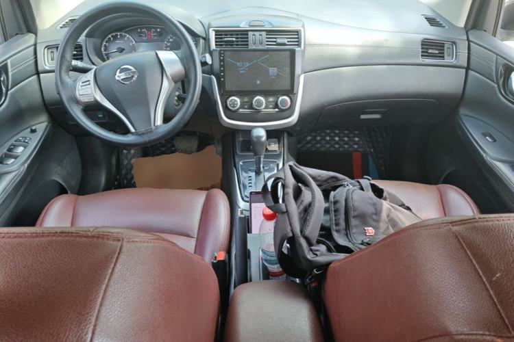 Used Nissan Tiida 2016 1.6L CVT Cool Dynamic Edition Center Console