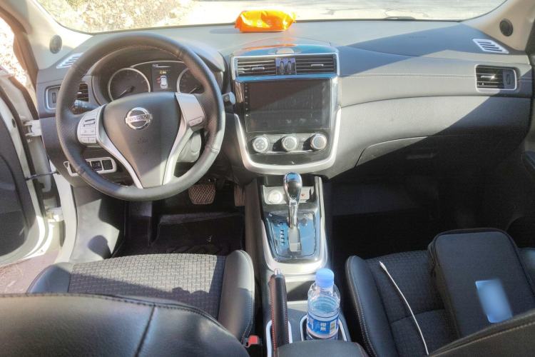 Used Nissan Tiida 2016 1.6L CVT Smart Drive Edition Center Console
