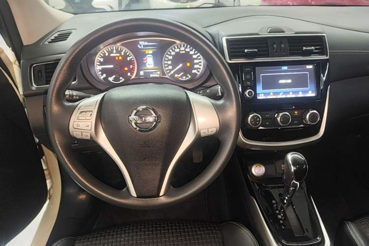 Used Nissan Tiida 2016 1.6L CVT Smart Drive Edition Center Console