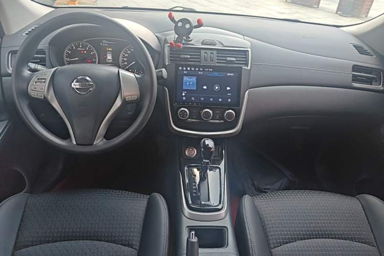 Used Nissan Tiida 2016 1.6L CVT Smart Drive Edition Center Console