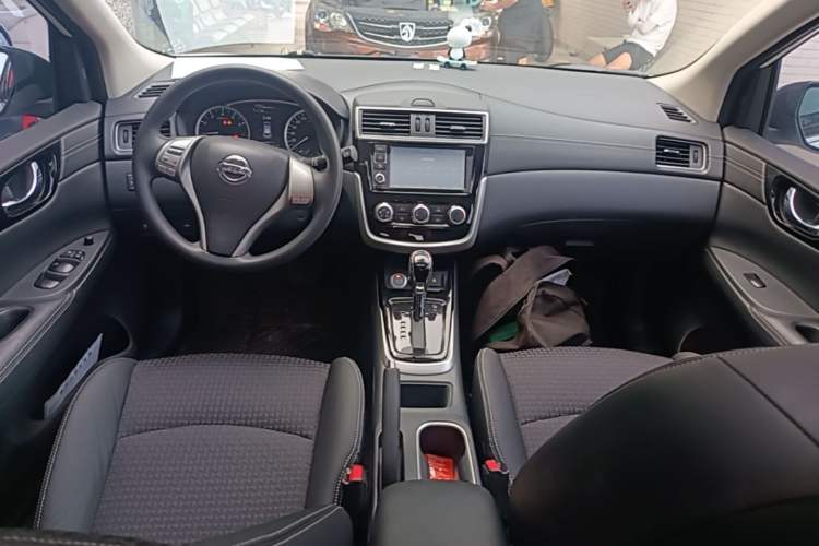 Used Nissan Tiida 2016 1.6L CVT Smart Drive Edition Center Console