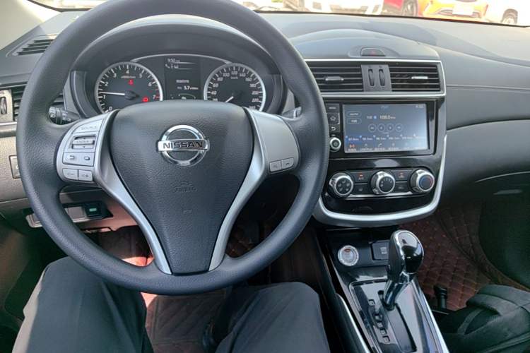 Used Nissan Tiida 2016 1.6L CVT Smart Drive Edition Center Console