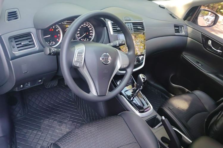 Used Nissan Tiida 2016 1.6L CVT Smart Drive Edition Center Console