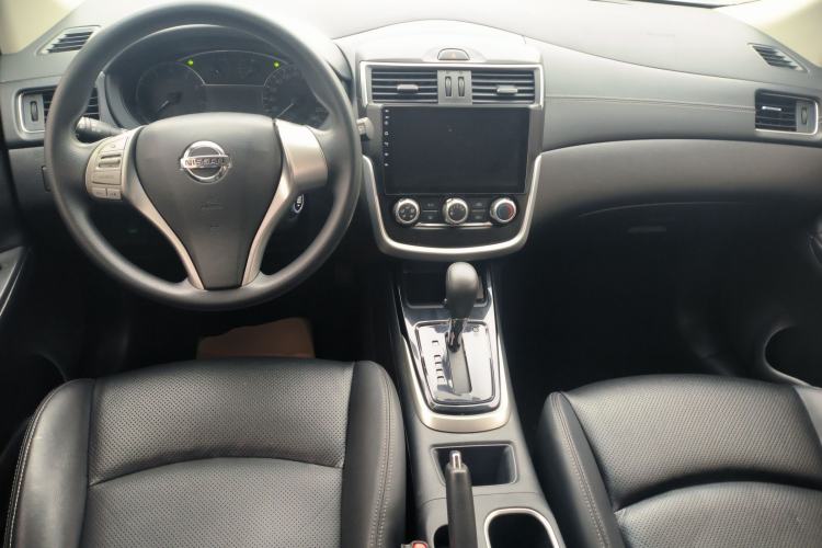 Used Nissan Tiida 2016 1.6L CVT Cool Dynamic Edition Center Console