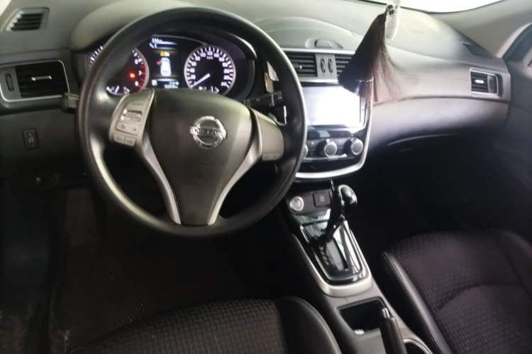 Used Nissan Tiida 2016 1.6L CVT Smart Drive Edition Center Console