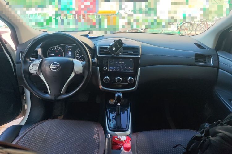 Used Nissan Tiida 2016 1.6L CVT Cool Dynamic Edition Center Console