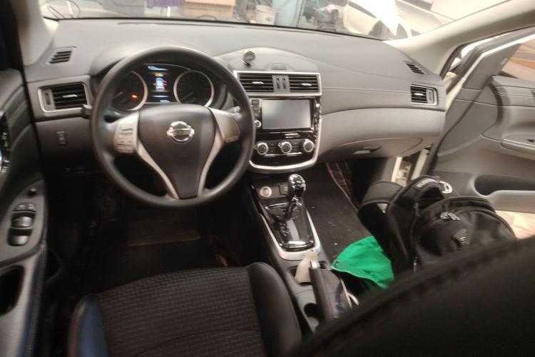 Used Nissan Tiida 2016 1.6L CVT Smart Drive Edition Center Console