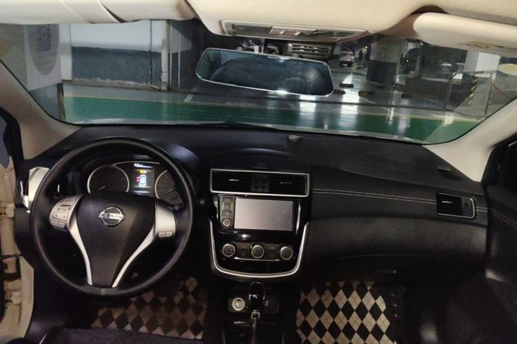 Used Nissan Tiida 2016 1.6L CVT Smart Drive Edition Center Console