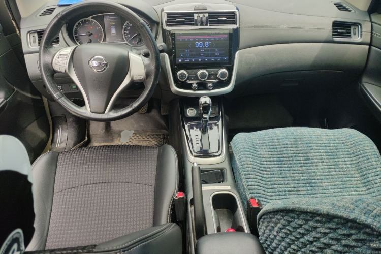 Used Nissan Tiida 2016 1.6L CVT Smart Drive Edition Center Console